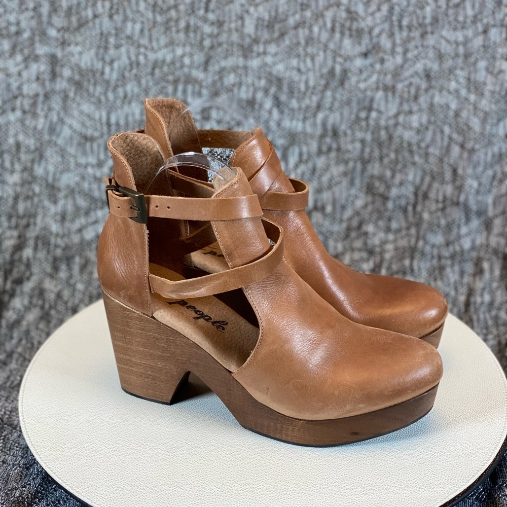 Free People Cedar Clog Heel sandal size 41